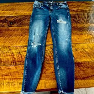 size 5 dark washed frayed skinny jeans